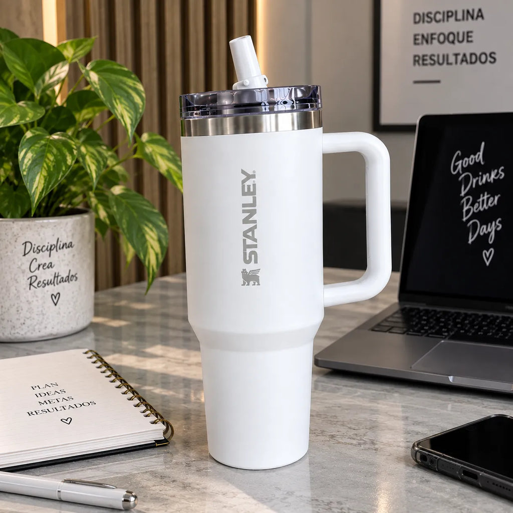 Vaso Térmico Stanley con Asa y Pitillo